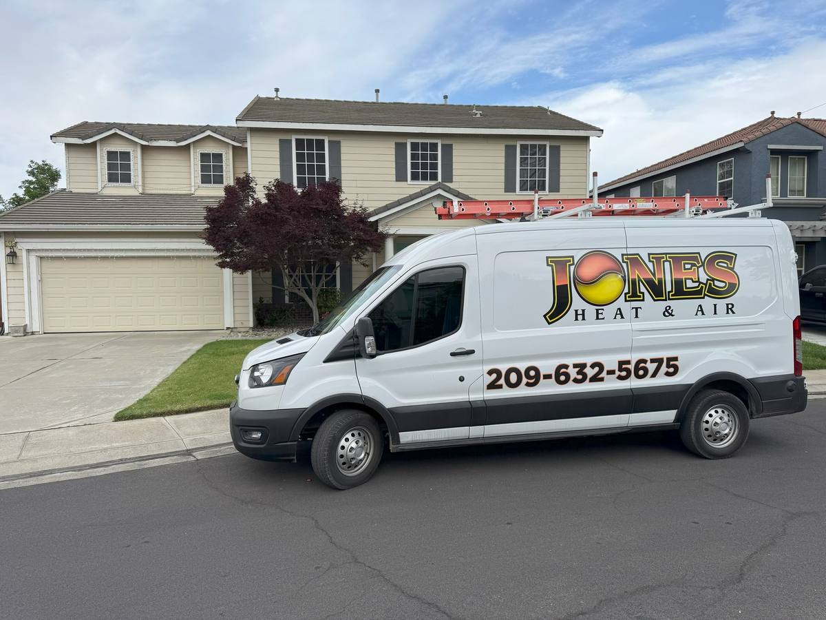 Jones Heat & Air van arriving at a Central Valley service call